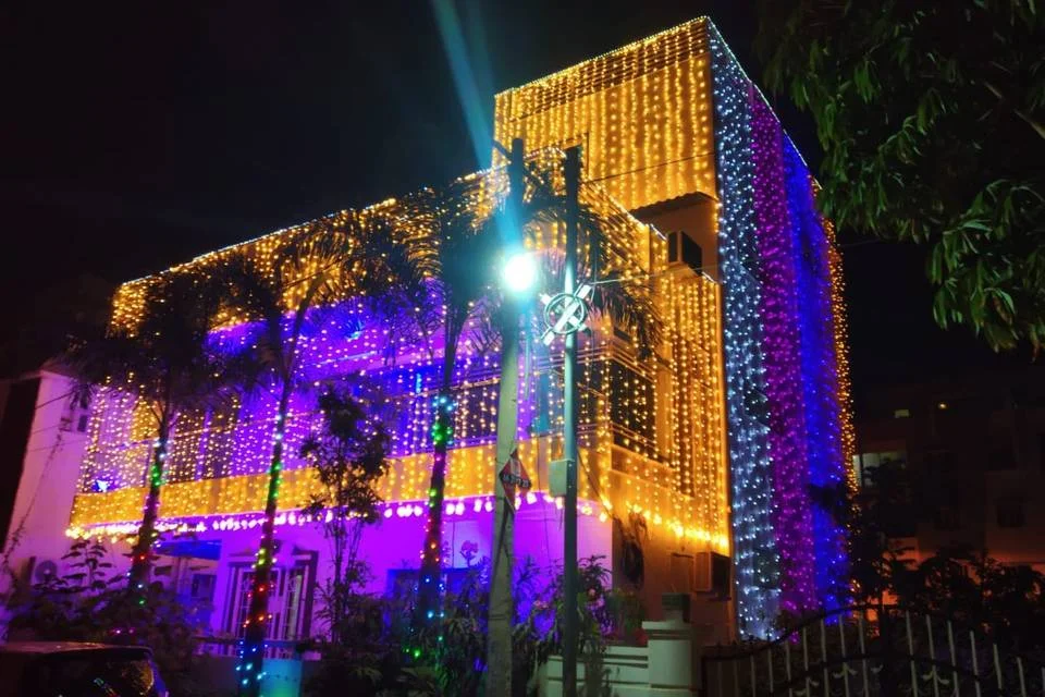 Lighting by Golden Sparrow Events